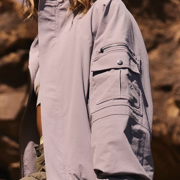 BNWOT Free People Cascade Packable Hike Zip Up in Light Purple - Medium - Picture 4 of 8
